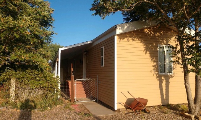 Thompson House | Unbeatable Value Hotel Near Moab with Family and Pet Perks