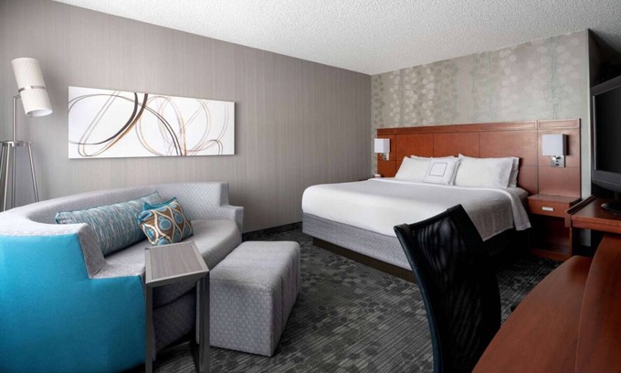 Camarillo Hotel | Enjoy Quality Stays Near Camarillo Premium Outlets