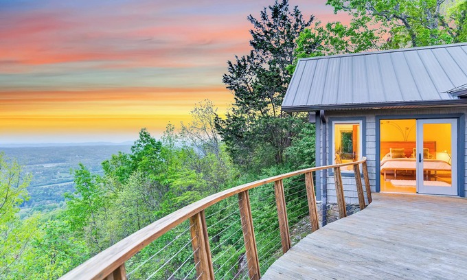 Lookout Mountain House | Unmatched Views & Pet-Friendly Comfort Near Downtown Chattanooga