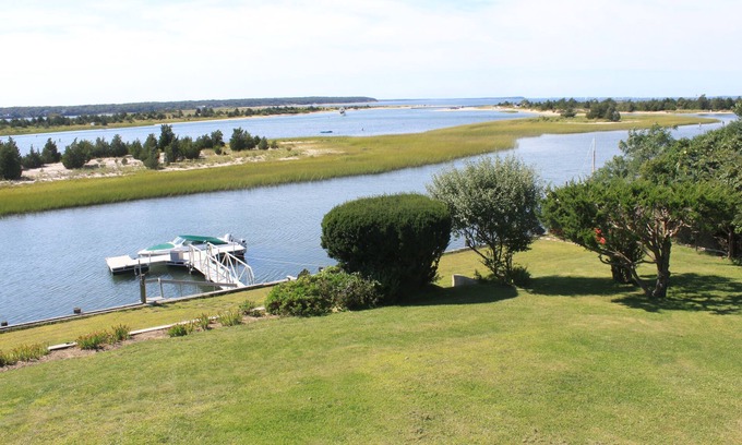 Springs House | Unmatched Views and Relaxing Amenities in the Hamptons