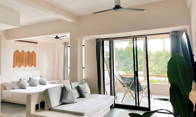 Santa Maria Apartment | Trendy Zicatela Apartment with Pool and Starlink Wi-Fi