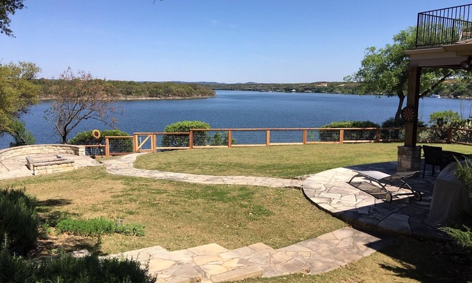 Naumanns Camp House | Unforgettable Views and Amenities at Lake Travis Retreat