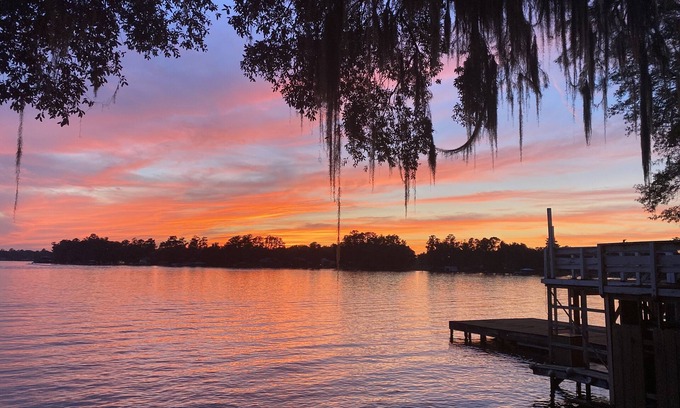 Lake Park House | Unmatched Lake Views with Pool & Family-Friendly Amenities