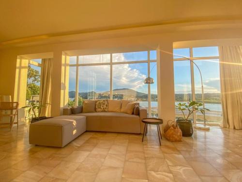 Kanoni House | Panoramic Views at the Stylish 4-Star Penthouse