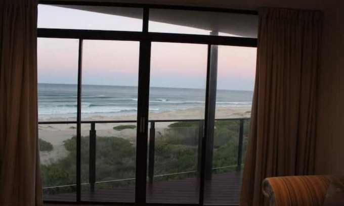Oyster Bay Villa | Impressive Views from a Family-Friendly Hotel Retreat