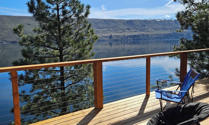 Joseph House | Wallowa Lakefront Oasis with Private Dock & Soaking Tub