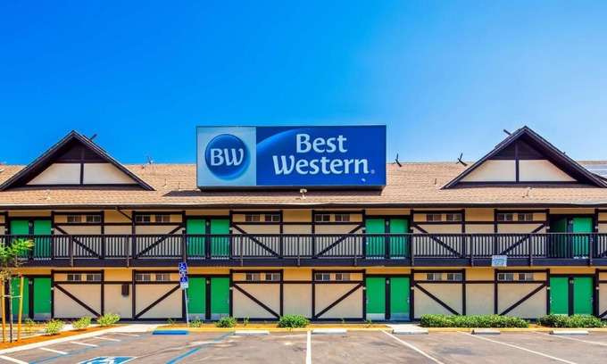 Santa Nella Hotel | Pet-Friendly Stay at Best Western Andersen's Inn with Ocean Views