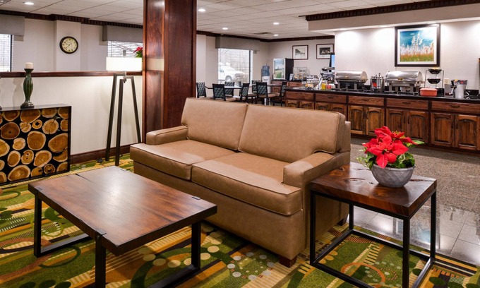 Neosho Hotel | Family-Friendly Getaway at Best Western Big Spring Lodge