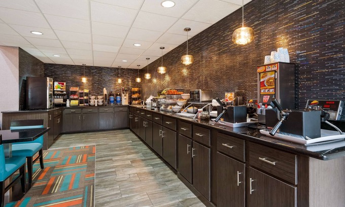 Perry Hotel | Guest Approved Stay at Best Western Bradbury Inn & Suites