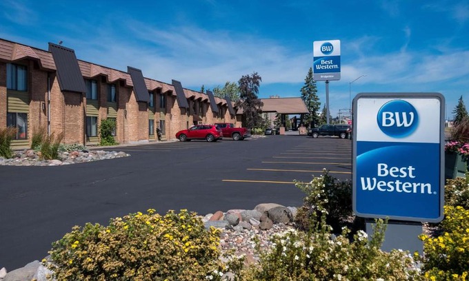 Superior Hotel | Pet-Friendly Best Western Bridgeview Hotel with Oceanfront Pool