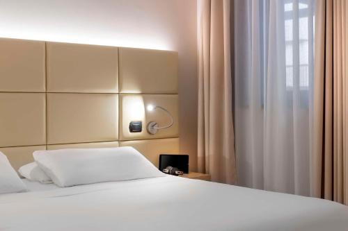 Cardano al Campo Hotel | Discover Best Western Cavalieri Della Corona with Ocean Views