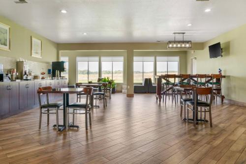 Clare Hotel | Discover the Best Western Clare Hotel: Pet & Child Friendly