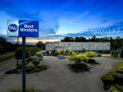 North Dartmouth Hotel | Explore Best Western Dartmouth-New Bedford with Pool Access