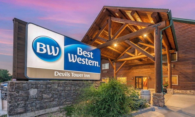 Hulett Hotel | Top-Rated Getaway at Best Western Devils Tower Inn