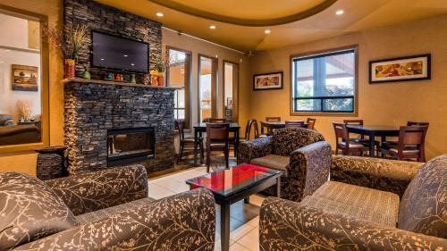 Estevan Hotel | Pet-Friendly Stay at Best Western Plus Estevan Inn & Suites