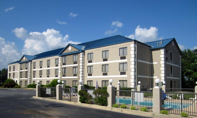 Seven Oaks Hotel | Discover Comfort at Best Western Executive Inn & Suites