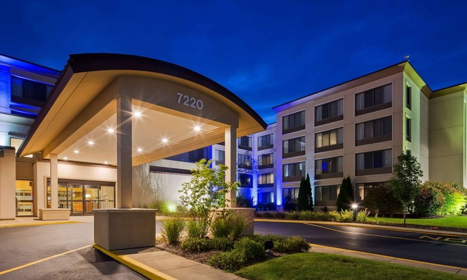 Kenosha Hotel | Top-Rated Best Western Executive Inn with Pool & Spa