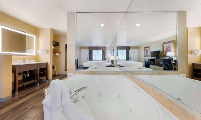 Fallon Hotel | Guest Rated: Best Western Fallon Inn & Suites with Pool