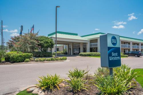 Kreole Hotel | Pet-Friendly Getaway at Best Western Flagship Inn