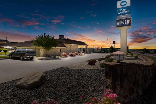 Mountain Home Hotel | Pet-Friendly Retreat at Best Western Foothills Inn