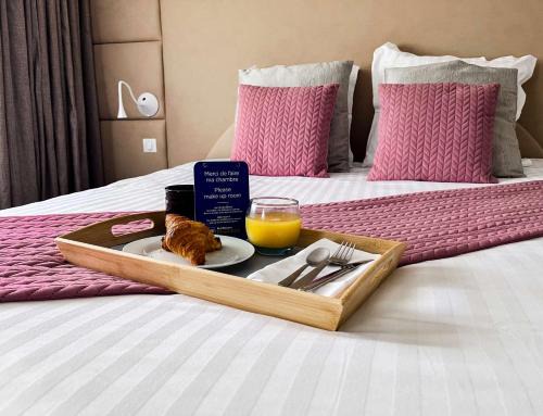 Fresnes-les-Montauban Hotel | Discover Best Western L'Aquarium Arras Nord with Pool & Spa