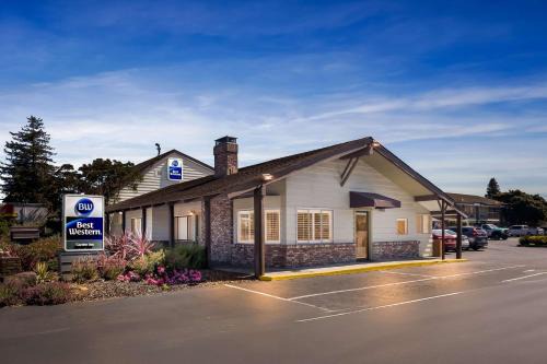 Santa Rosa Hotel | Inviting Best Western Garden Inn with Oceanfront Pool Access