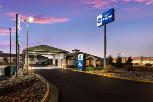 Grants Hotel | Pet-Friendly Best Western Grants Inn with Ocean View Pool