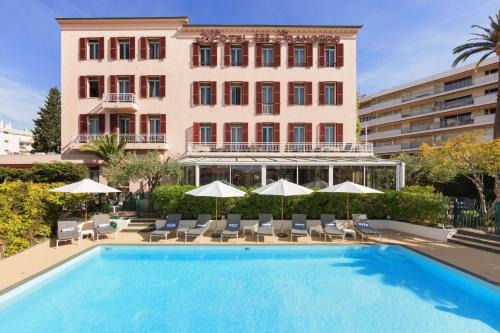 Cannes Old Town Hotel | Discover Oceanfront Comfort at Hôtel des Orangers, Cannes
