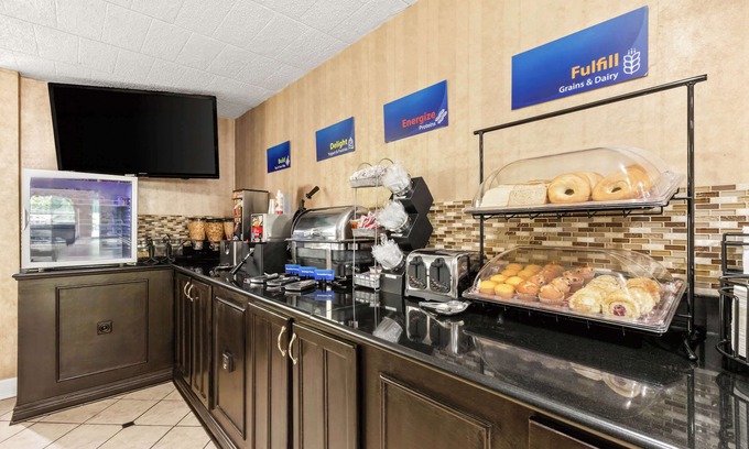 Hazlet Hotel | Top Rated Stay at Best Western Hazlet Inn with Breakfast & Spa