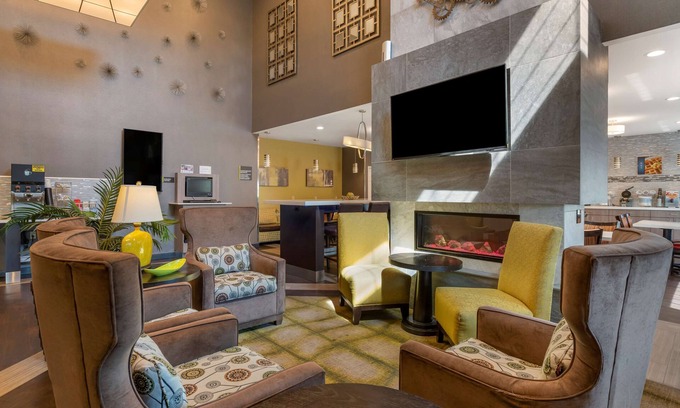 Hilliard Hotel | Top-Rated Best Western Hilliard Inn & Suites with Pool