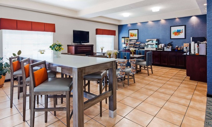 Hiram Hotel | Discover Best Western Hiram Inn & Suites with Pool and Breakfast