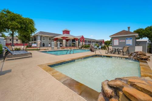 Huntsville Hotel | Pet-Friendly Getaway at Best Western Huntsville with Ocean View