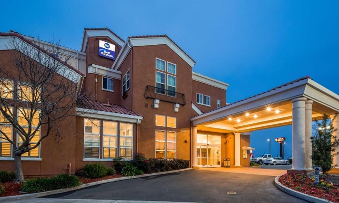 Lodi Hotel | Inviting Best Western I-5 Inn & Suites with Oceanfront Views