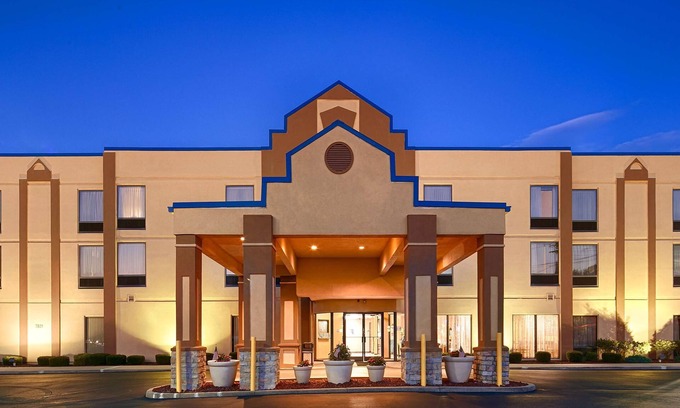 Florence Hotel | Ideal Stay at Best Western Inn Florence with Pool & Breakfast