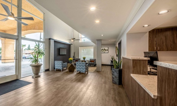 Lemoore Hotel | Discover Comfort at Best Western Inn & Suites Lemoore
