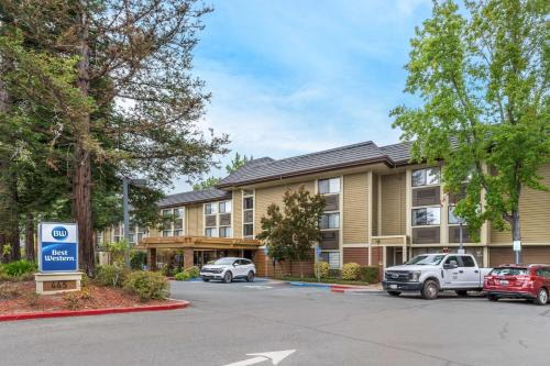 Martinez Hotel | Pet-Friendly Getaway at Best Western John Muir Inn
