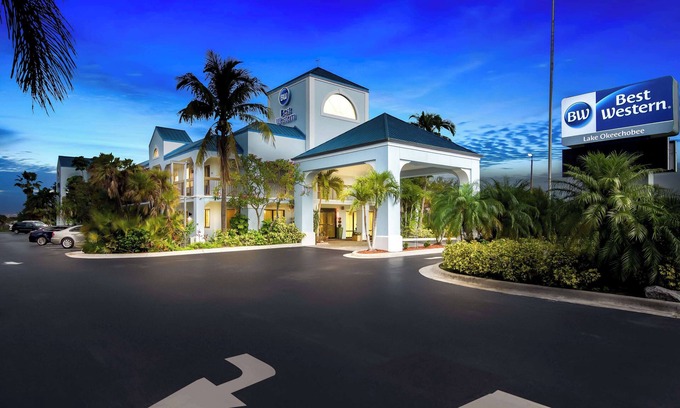 Okeechobee Hotel | Inviting Best Western Lake Okeechobee: Pool, Restaurant & More