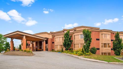 Laval Hotel | Top-Rated Best Western Laval-Montreal with Pool & Breakfast