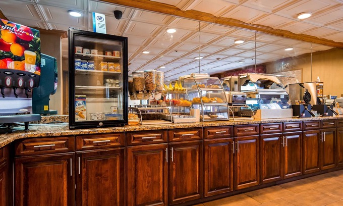Marion Hotel | Comfortable Stay at Best Western Marion Hotel with Pool & Spa