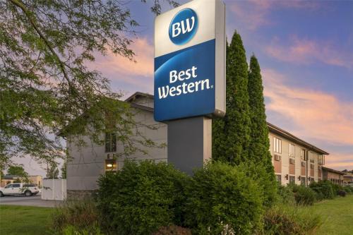 Sturgeon Bay Hotel | Pet-Friendly Retreat at Best Western Maritime Inn