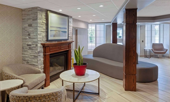Halton Regional Municipality Hotel | Discover Best Western Milton: Family-Friendly Retreat