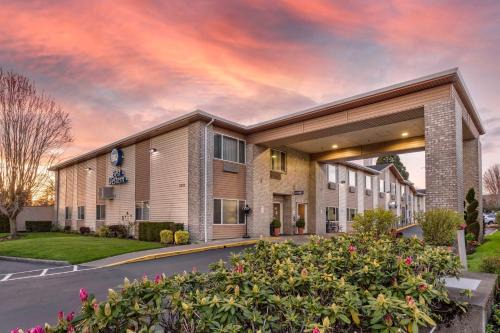 Newberg Hotel | Pet-Friendly Comfort at Best Western Newberg Inn