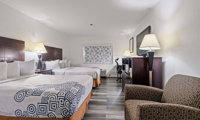 Westmont Hotel | Discover Best Western Oakbrook Inn with Spa & Family Options