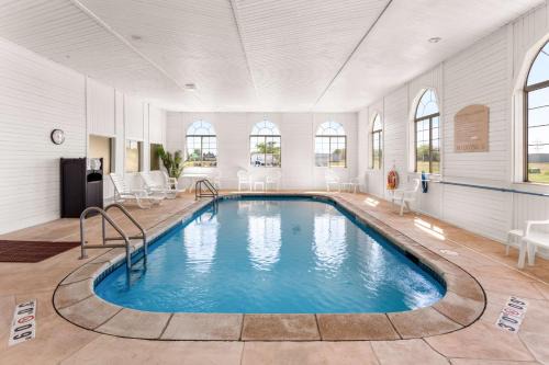 Oglesby Hotel | Pet-Friendly Comfort at Best Western Oglesby Inn