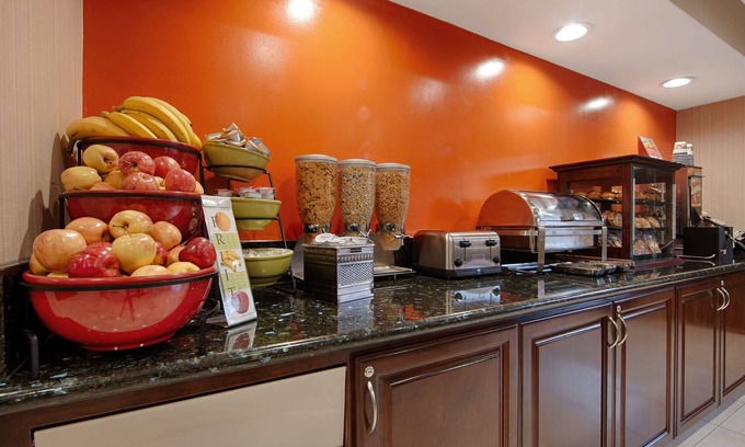 East Pasadena Hotel | Discover Comfort at Best Western Pasadena Inn with Pool & Spa