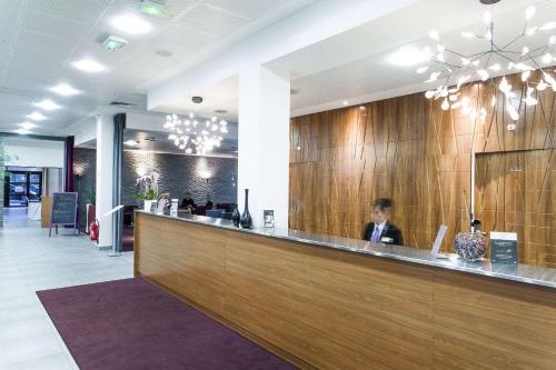 Velizy-Villacoublay Hotel | Pet-Friendly Best Western Plus Paris Velizy with Breakfast & Pool