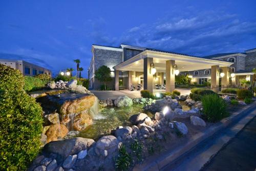 St. George Hotel | Pet-Friendly Stay at Best Western Plus Abbey Inn