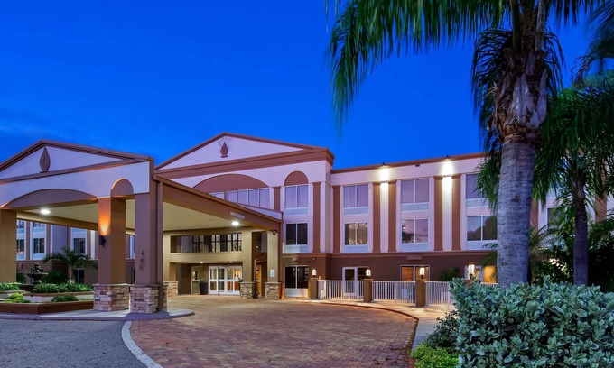 Venice Hotel | Top-Rated Best Western Plus Ambassador Suites in Venice