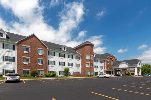 Appleton Hotel | Relax at Best Western Plus Appleton Airport Mall Hotel