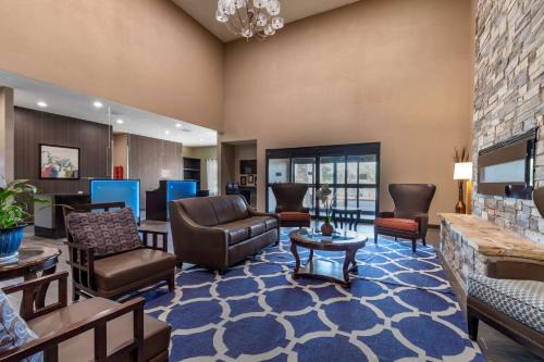 Big Lake Hotel | Relaxing Getaway at Best Western Plus Big Lake Inn